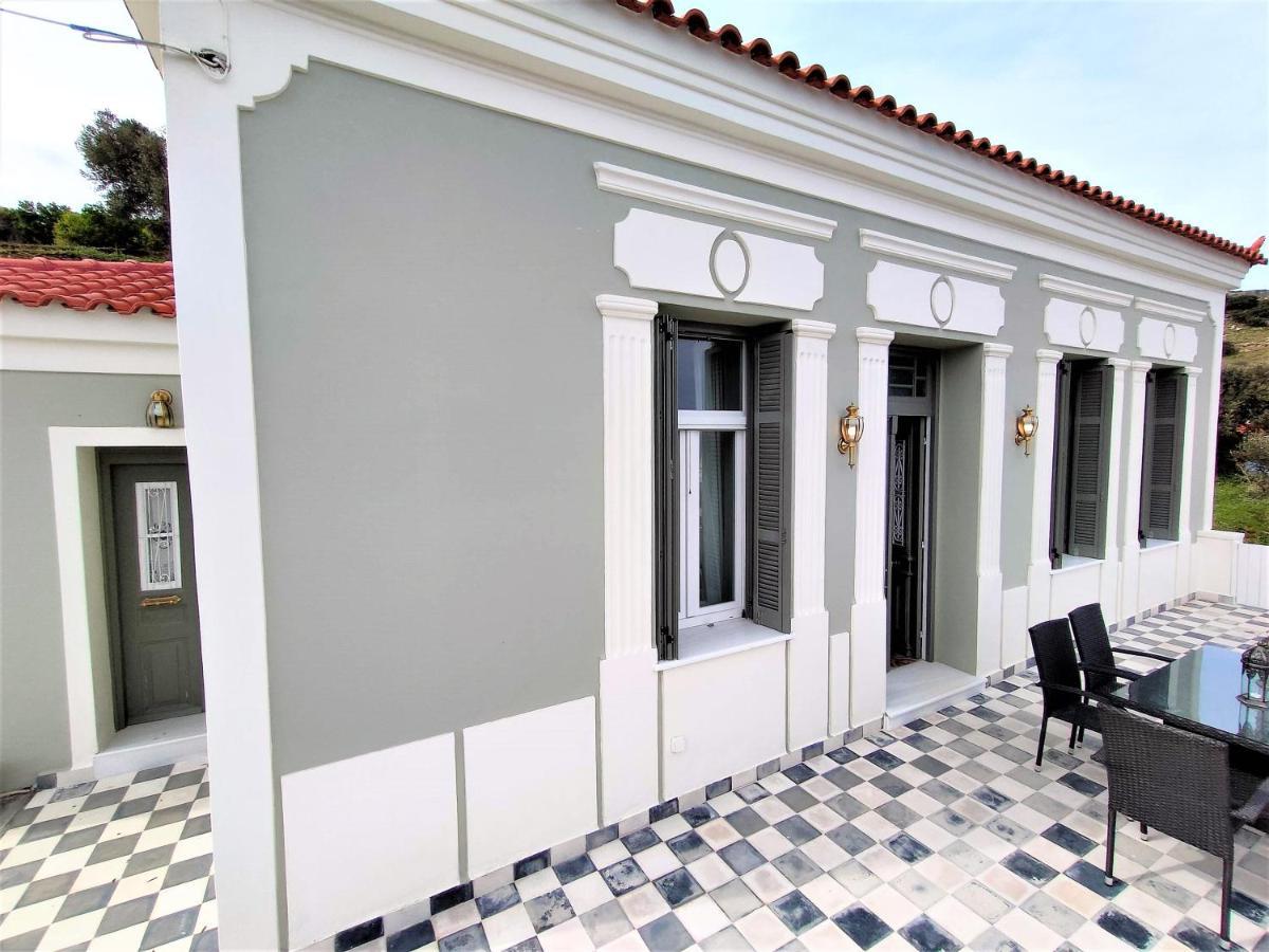 Spiti Sea View Neoclassical House In Steniaí Dış mekan fotoğraf